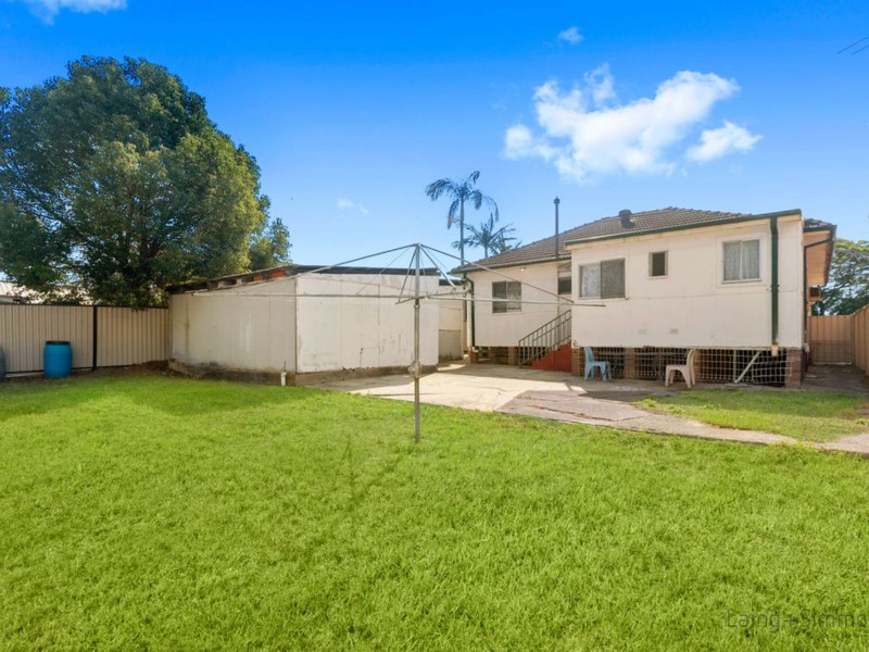 39 Avisford Street, Fairfield NSW 2165
