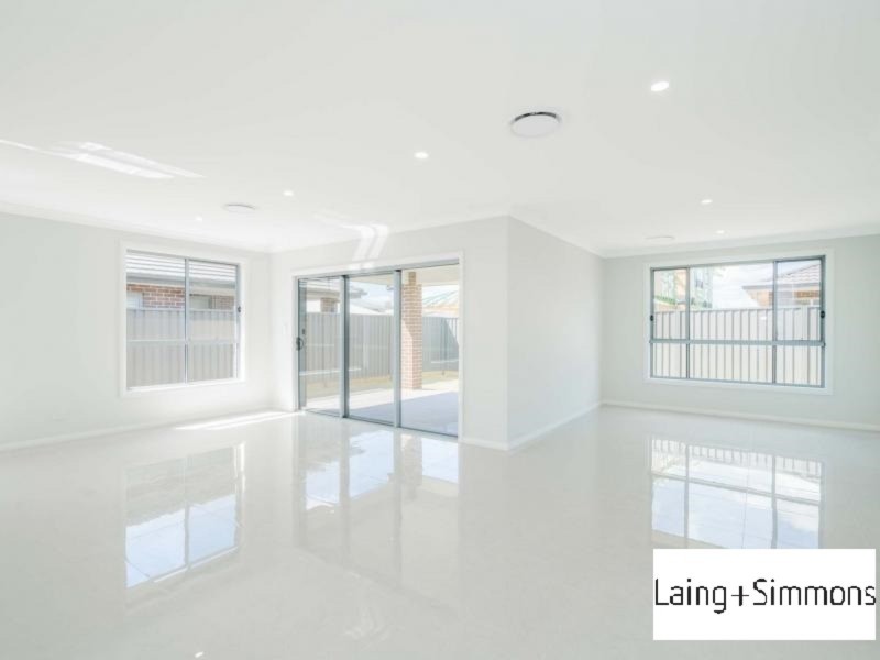 28 Phillips Avenue, Oran Park NSW 2570