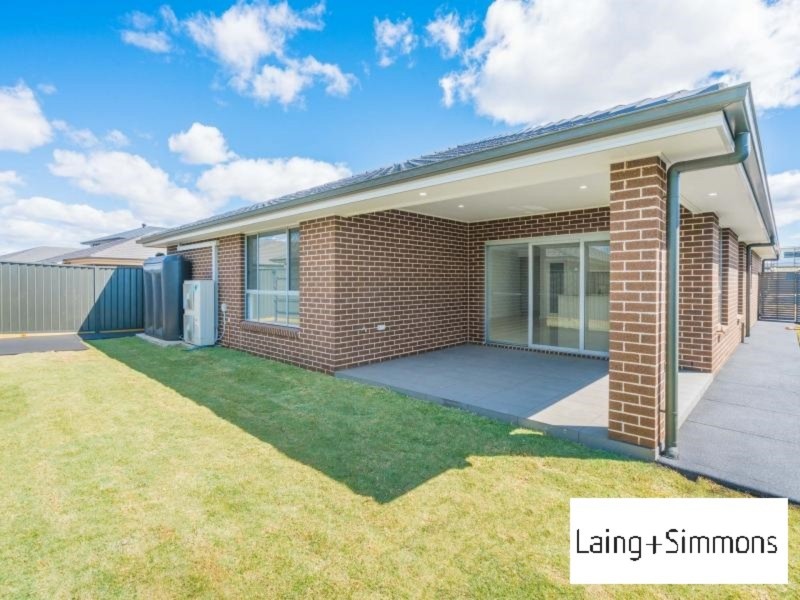 28 Phillips Avenue, Oran Park NSW 2570