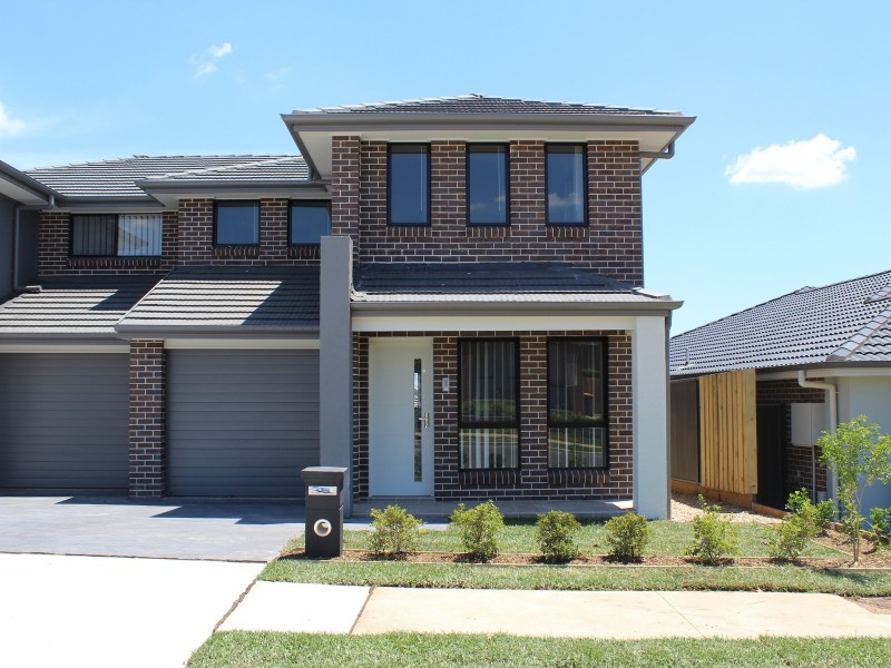 2/123 Skaife Street, Oran Park NSW 2570