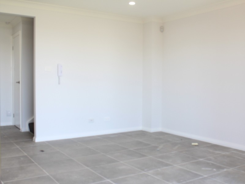 2/123 Skaife Street, Oran Park NSW 2570
