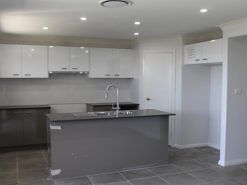 2/123 Skaife Street, Oran Park NSW 2570