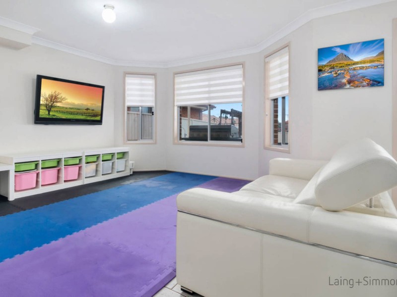 7 Nicholas Crescent, Cecil Hills NSW 2171