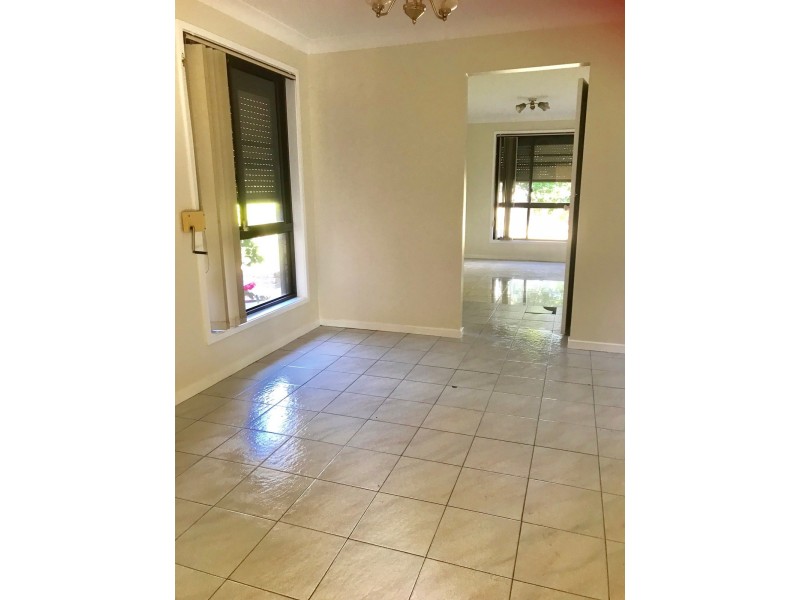 43 Innisfail Rd, Wakeley NSW 2176