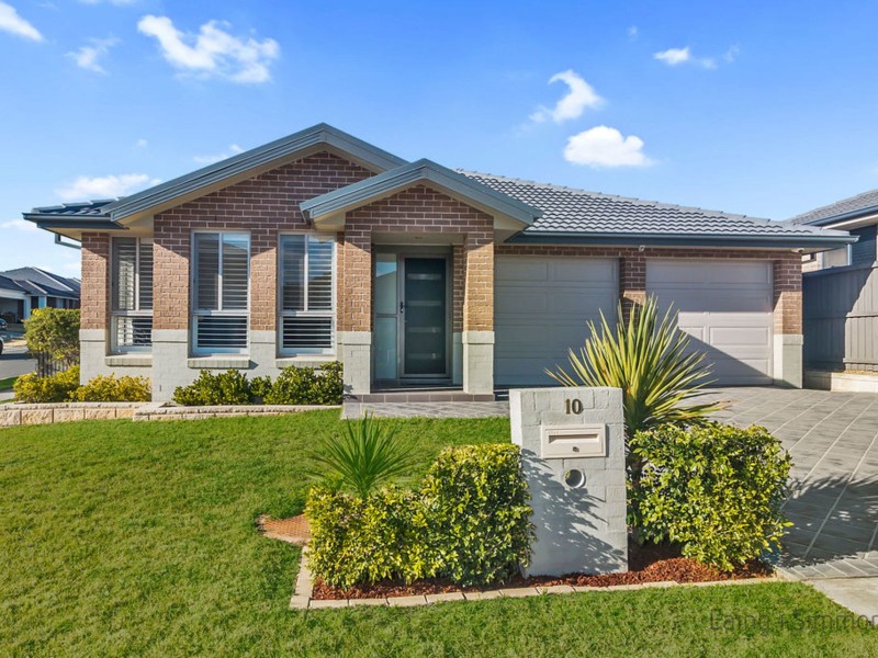 10 Hargrave Avenue, Middleton Grange NSW 2171