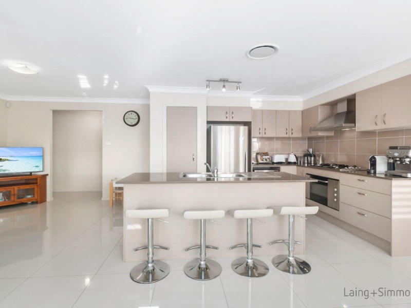 10 Hargrave Avenue, Middleton Grange NSW 2171