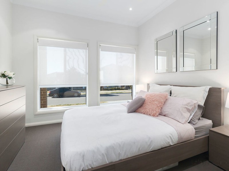 12 Mcintyre Circuit, Middleton Grange NSW 2171