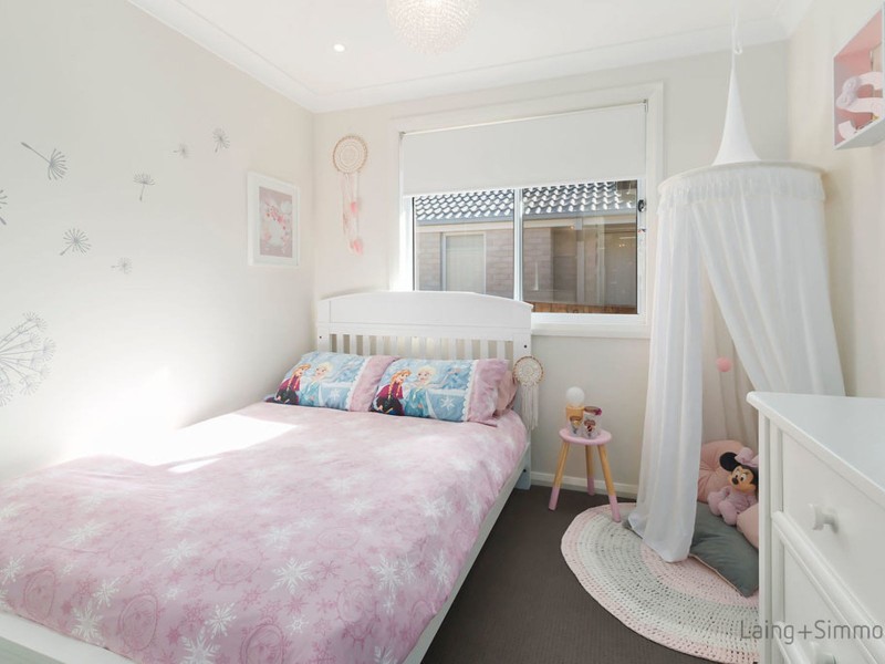 12 Mcintyre Circuit, Middleton Grange NSW 2171