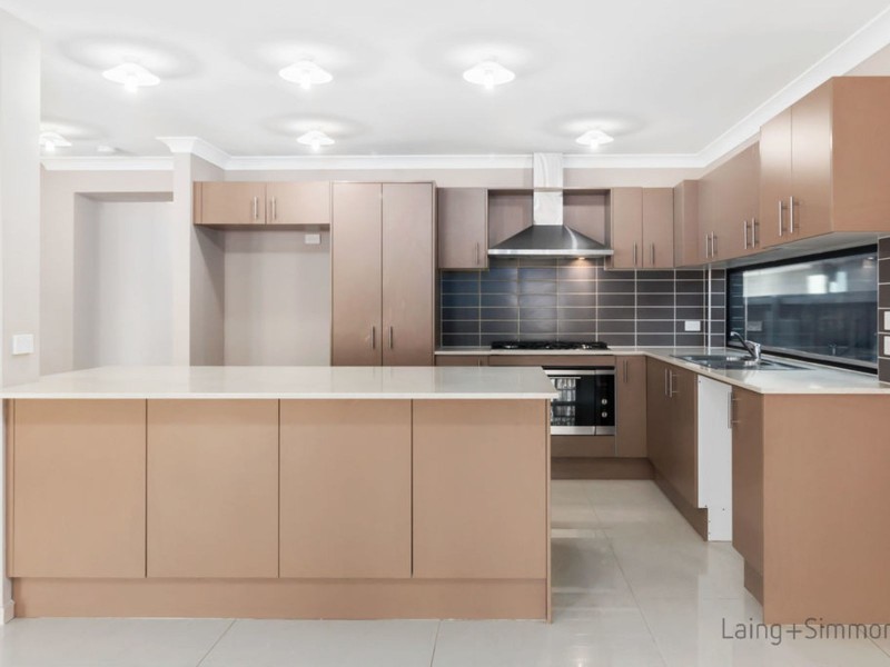 19 Brinsmead Avenue, Middleton Grange NSW 2171