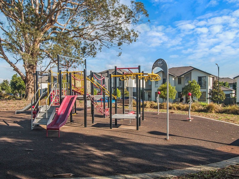 19 Brinsmead Avenue, Middleton Grange NSW 2171