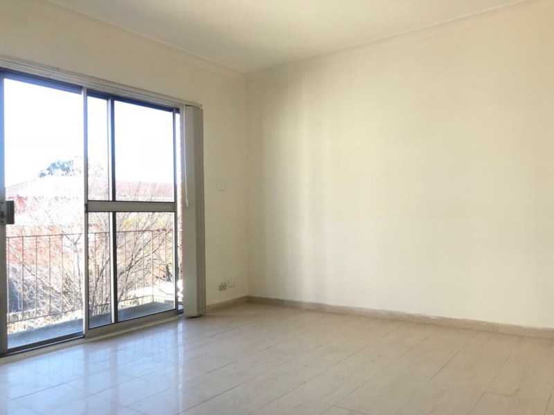 8/5- CARRAMAR AVE, Carramar NSW 2163