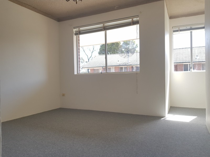 8/112-114- Wattle Ave, Carramar NSW 2163