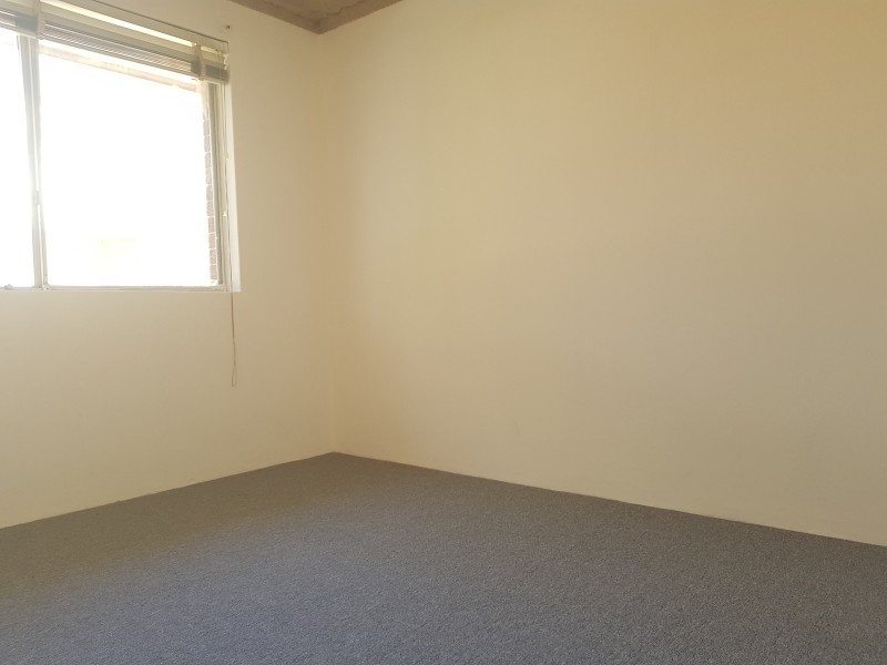 8/112-114- Wattle Ave, Carramar NSW 2163