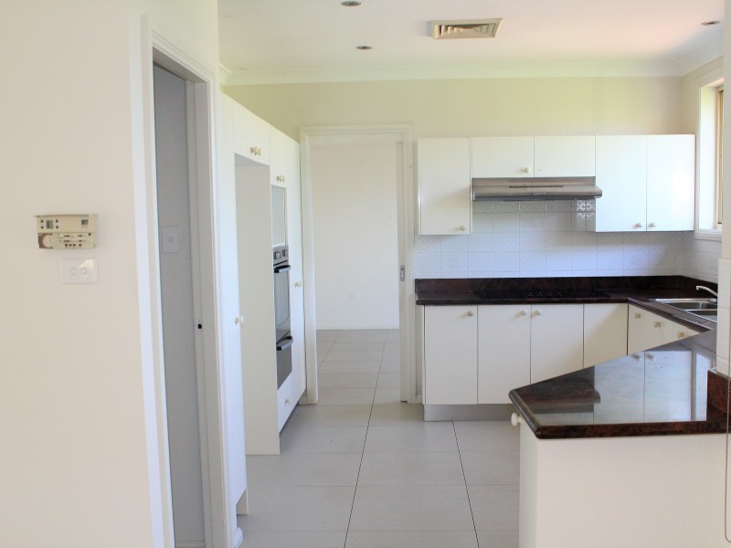 80B Southern Cross Ave, Middleton Grange NSW 2171