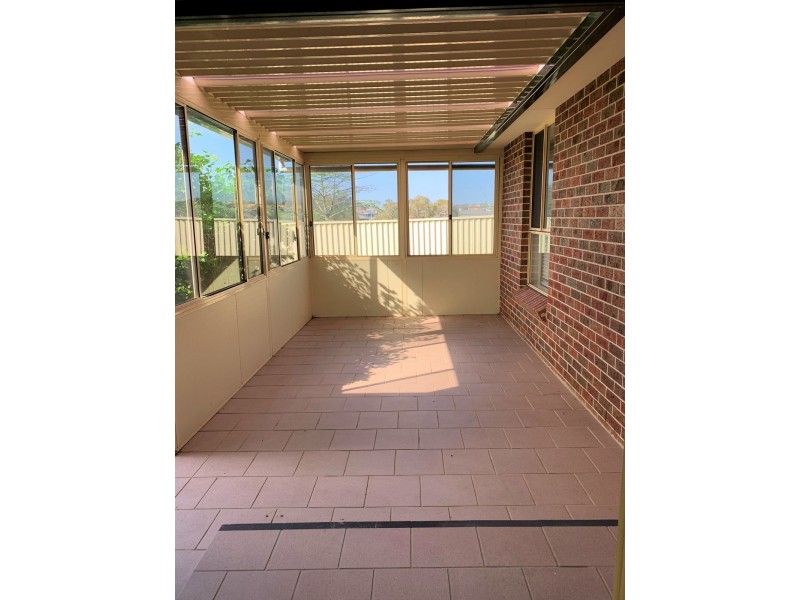 80B Southern Cross Ave, Middleton Grange NSW 2171