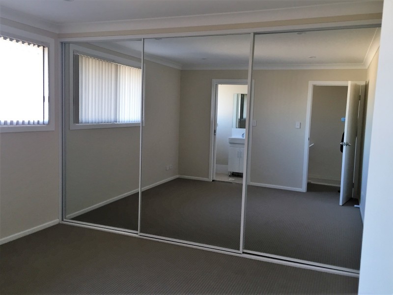 12A Gilruth Ave, Middleton Grange NSW 2171