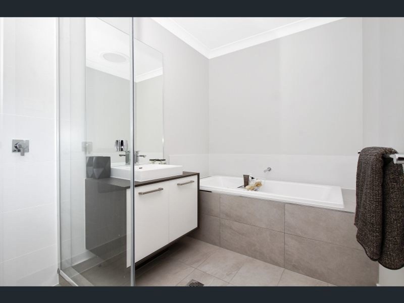 Lot 121 McNeil Circuit, Oran Park NSW 2570