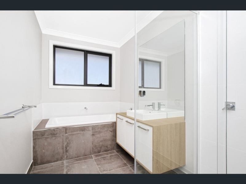 Lot 121 McNeil Circuit, Oran Park NSW 2570