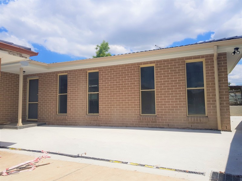 8A STRZLECKI CLOSE, Wakeley NSW 2176