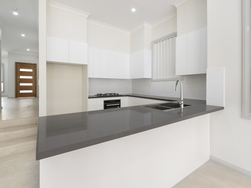 23 Little John Street, Middleton Grange NSW 2171