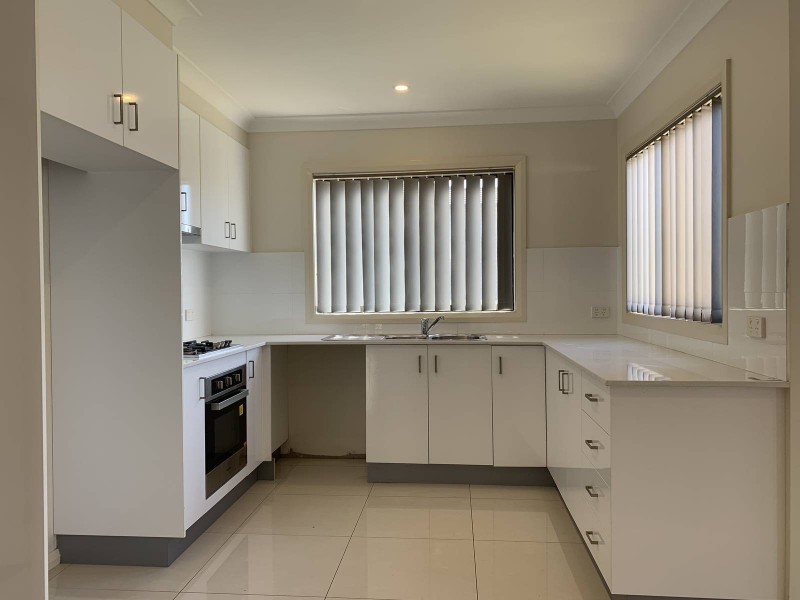 22 Affleck Gardens, Middleton Grange NSW 2171