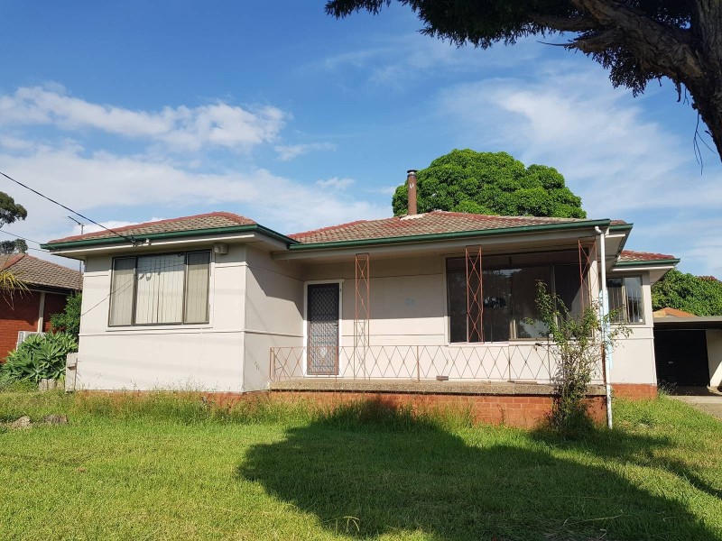 53 Musgrave Cres, Fairfield West NSW 2165