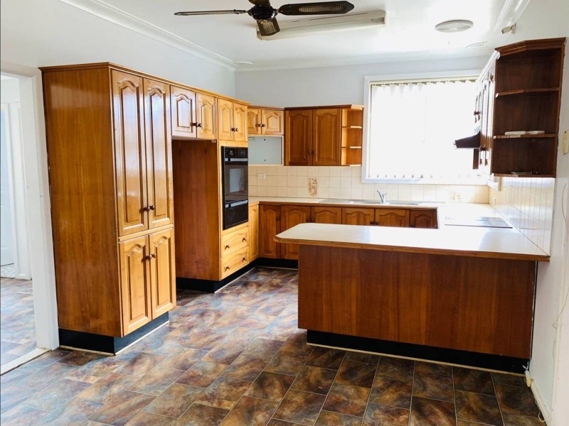 53 Musgrave Cres, Fairfield West NSW 2165