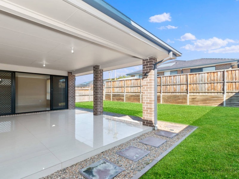 19 Brinsmead Avenue, Middleton Grange NSW 2171