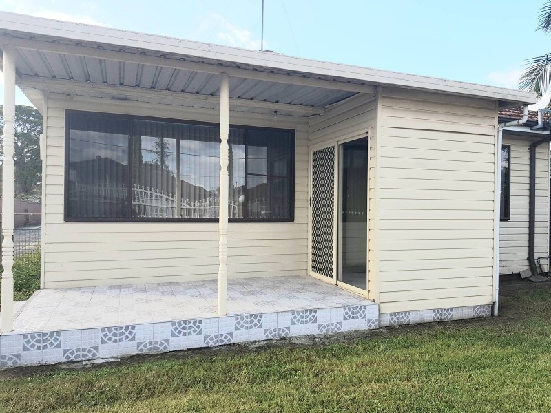 27- James Street, Fairfield East NSW 2165