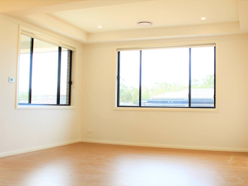 1/5 Ritchie Tce, Middleton Grange NSW 2171