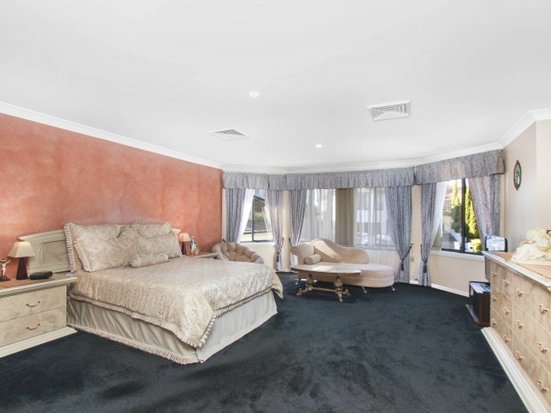 8 Lodi Close, West Hoxton NSW 2171