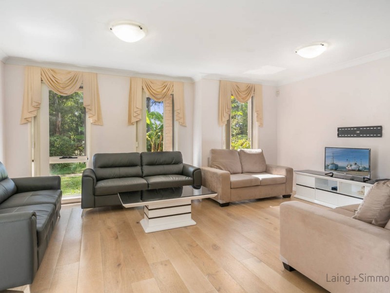 9 Jacaranda Court, Fairfield East NSW 2165