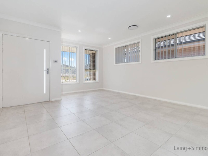 47 Courtney Loop, Oran Park NSW 2570