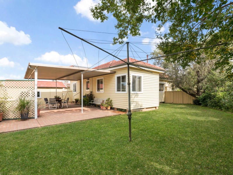 9 Banksia Crescent, Fairfield East NSW 2165