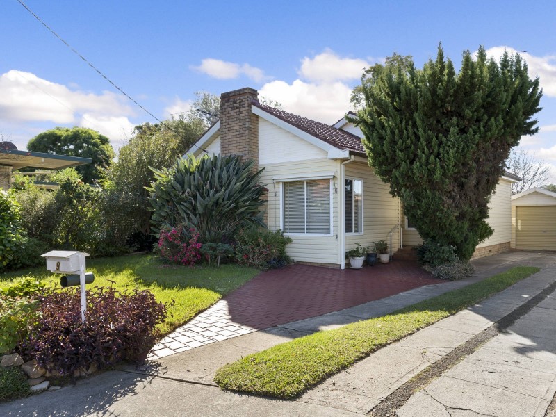 9 Banksia Crescent, Fairfield East NSW 2165