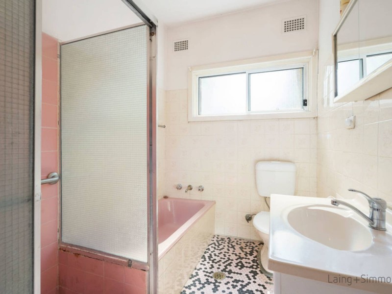 9 Banksia Crescent, Fairfield East NSW 2165