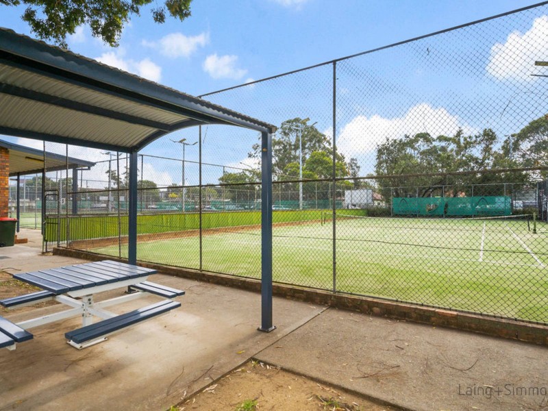 9 Banksia Crescent, Fairfield East NSW 2165