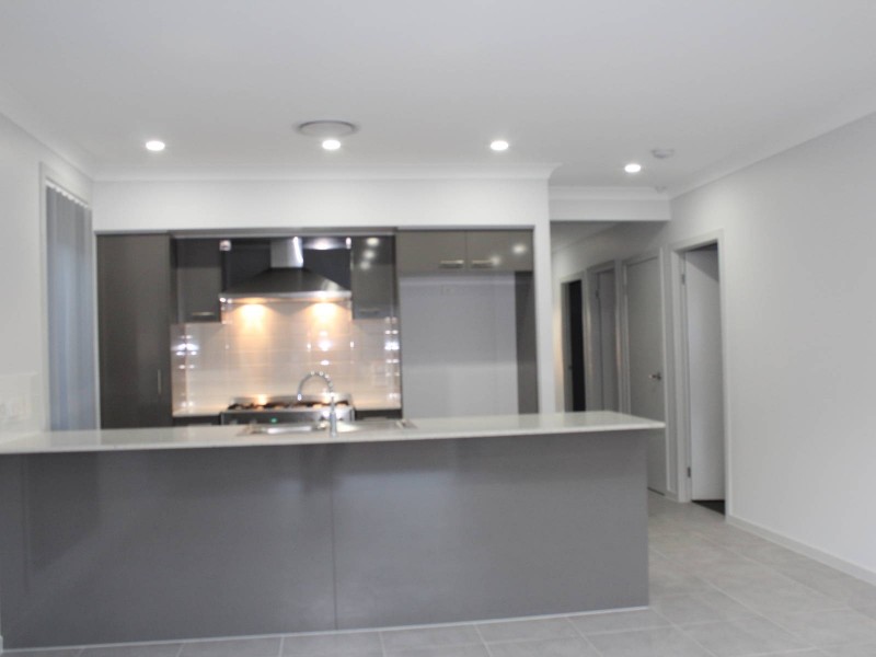 4 Monkton Avenue, Middleton Grange NSW 2171
