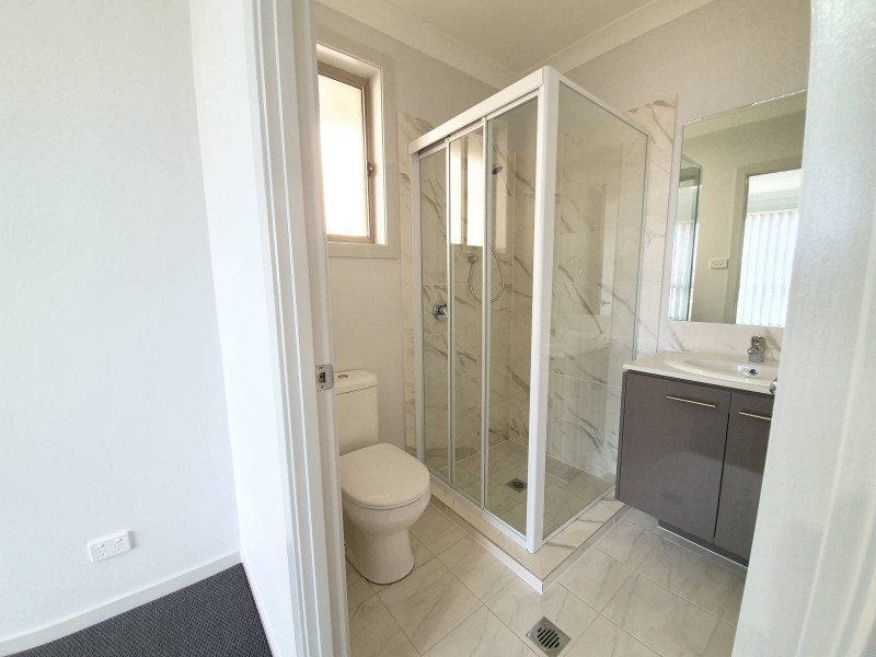 4 Monkton Avenue, Middleton Grange NSW 2171