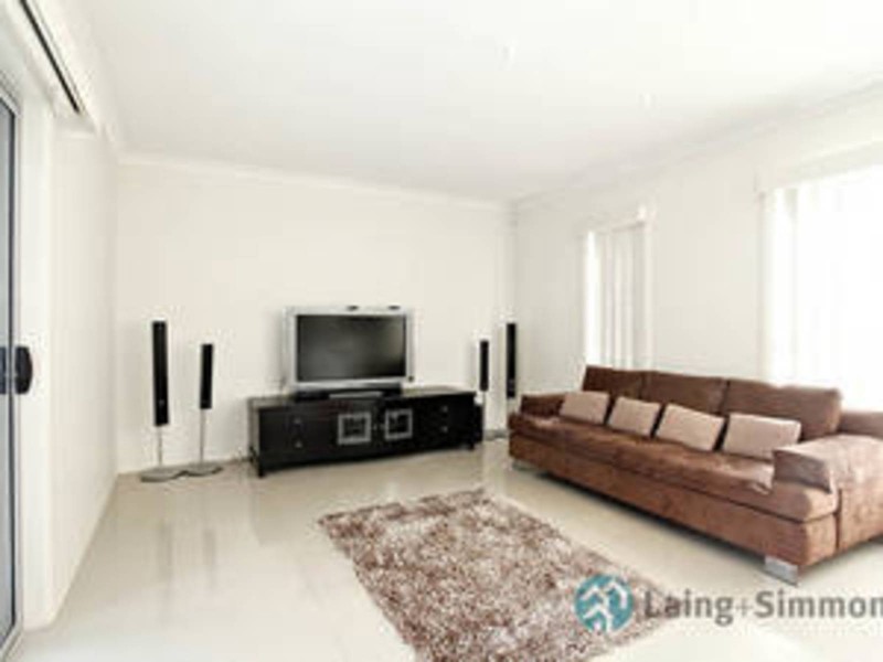 25 Trustcott Avenue, Middleton Grange NSW 2171