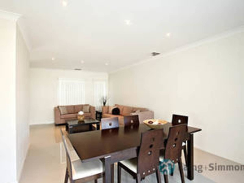 25 Trustcott Avenue, Middleton Grange NSW 2171