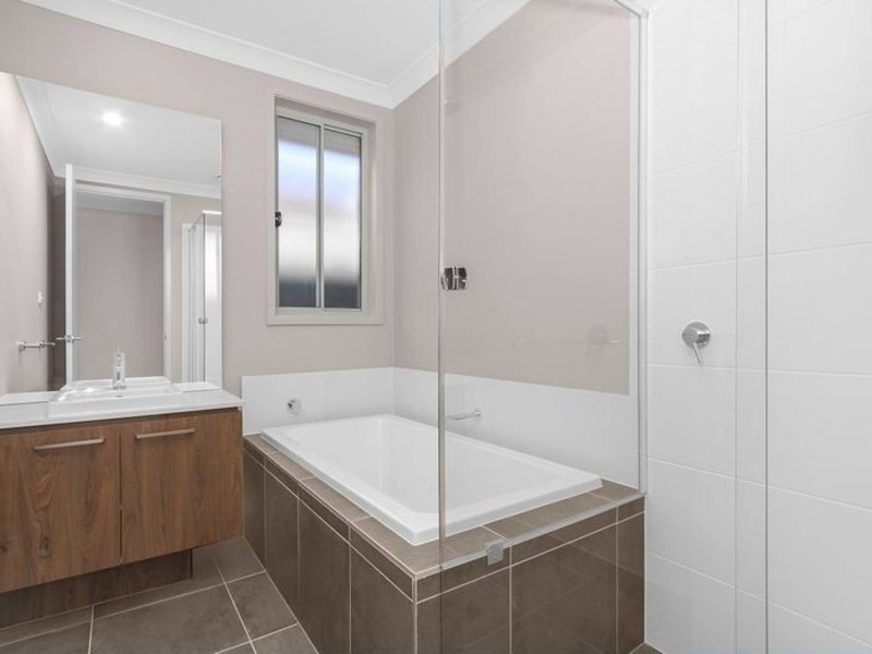 14 (Lot 4125) Leppington House Drive, Denham Court NSW 2565