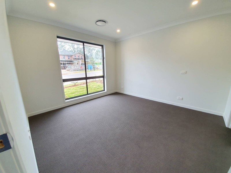 12 Leppington House Drive, Denham Court NSW 2565