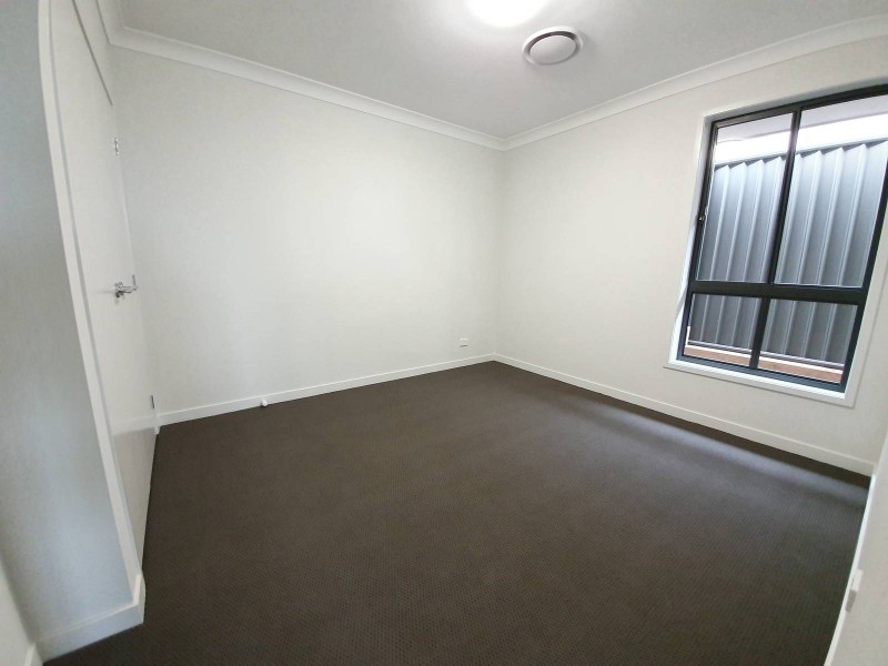 12 Leppington House Drive, Denham Court NSW 2565