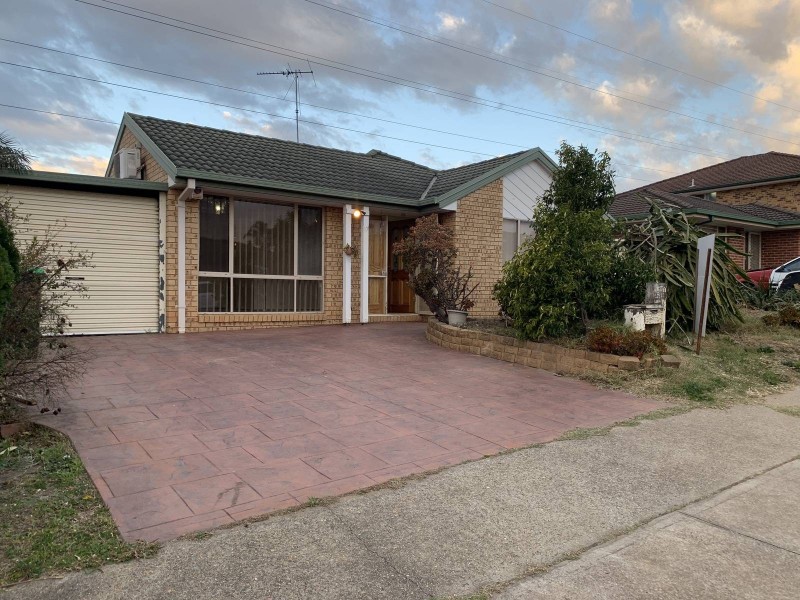 17 Carina Ave, Hinchinbrook NSW 2168