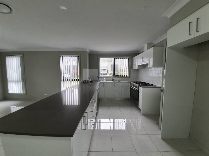 53 Southern Cross Avenue, Middleton Grange NSW 2171