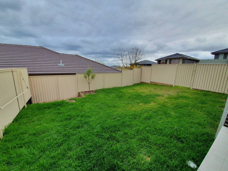 53 Southern Cross Avenue, Middleton Grange NSW 2171
