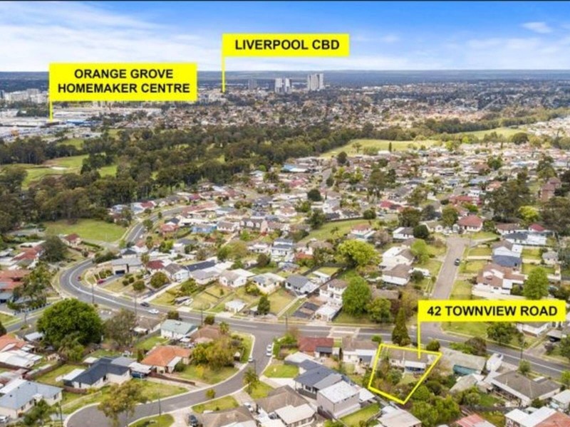 42 TOWNVIEW ROAD,, Mount Pritchard NSW 2170