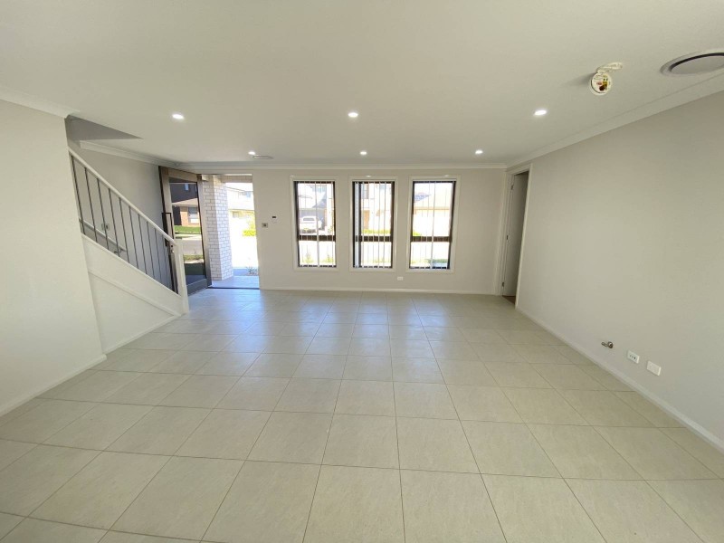 Unit 2/Lot 607 Courtney Loop, Oran Park NSW 2570