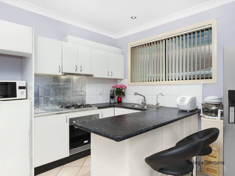 16A The Grove, Fairfield NSW 2165